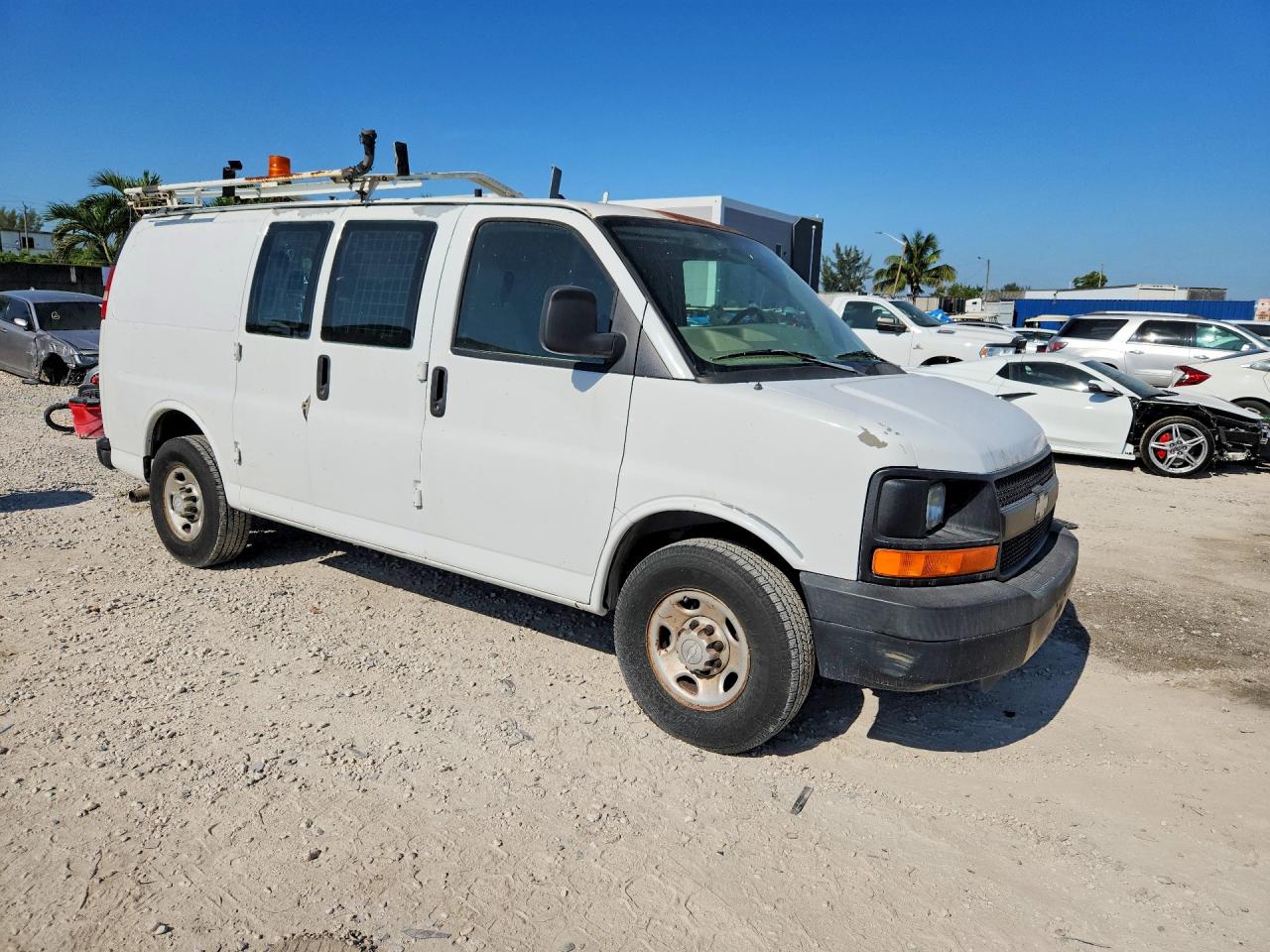 2008 CHEV Express VIN 1GCHG35K381163080 photo 4