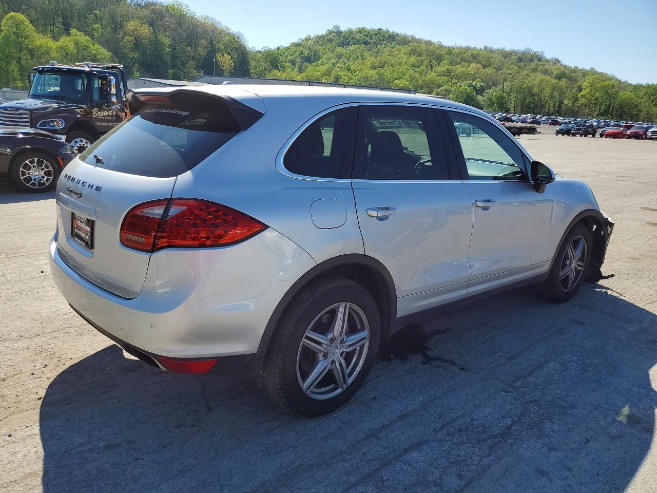 2011 Porsche Cayenne VIN WP1AB2A25BLA45834 photo 3