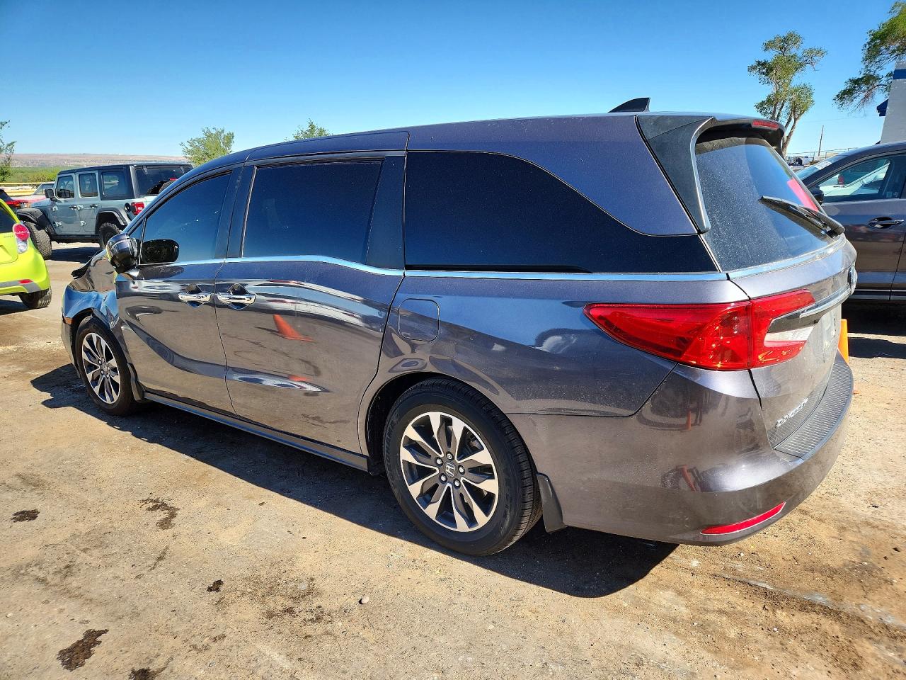 2022 Honda Odyssey VIN 5FNRL6H75NB064269 photo 2