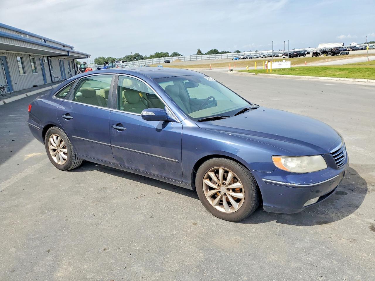 2007 Hyundai Azera VIN KMHFC46F97A180003 photo 4