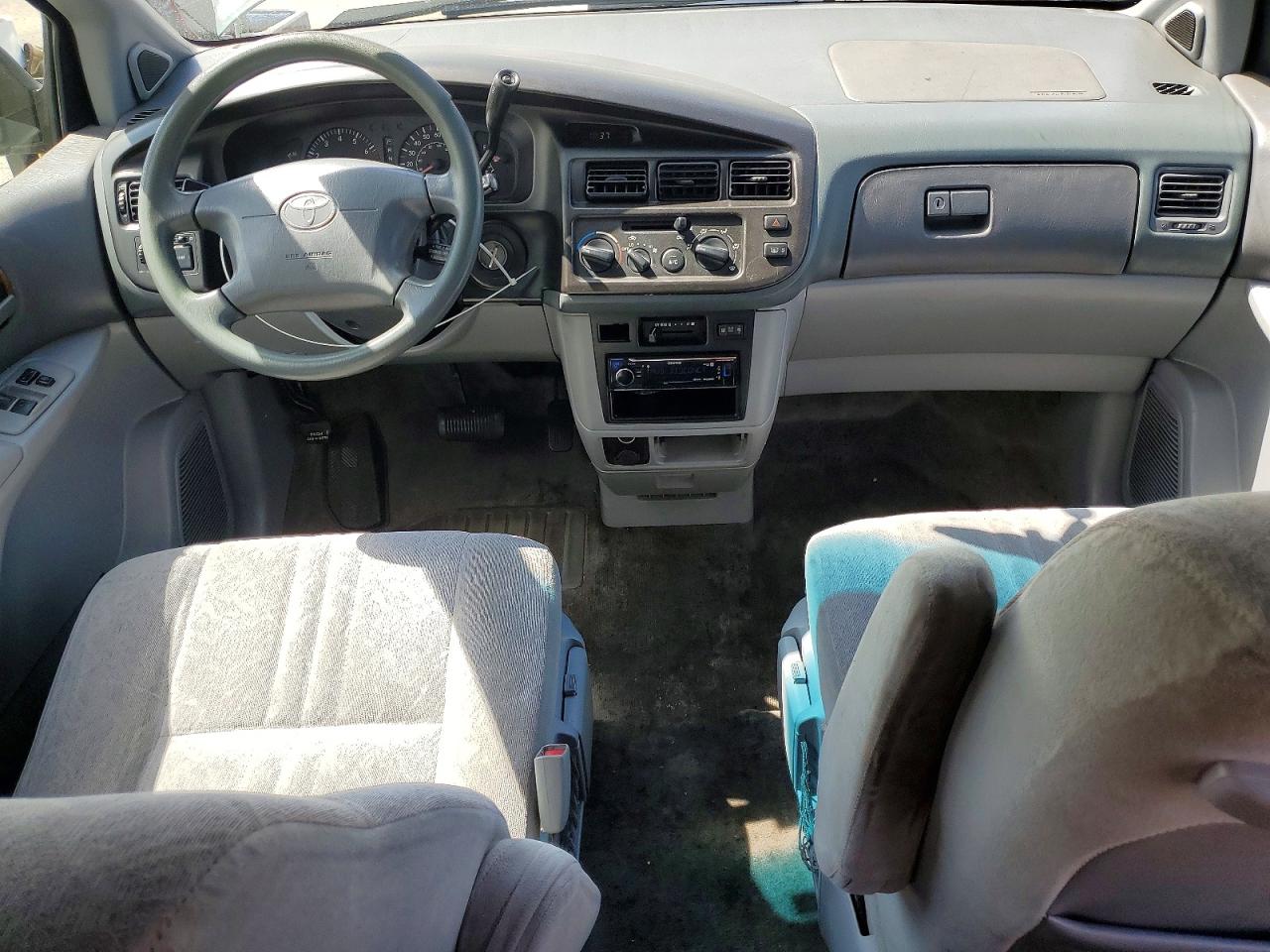 1998 Toyota Sienna VIN 4T3ZF13C6WU025460 photo 8