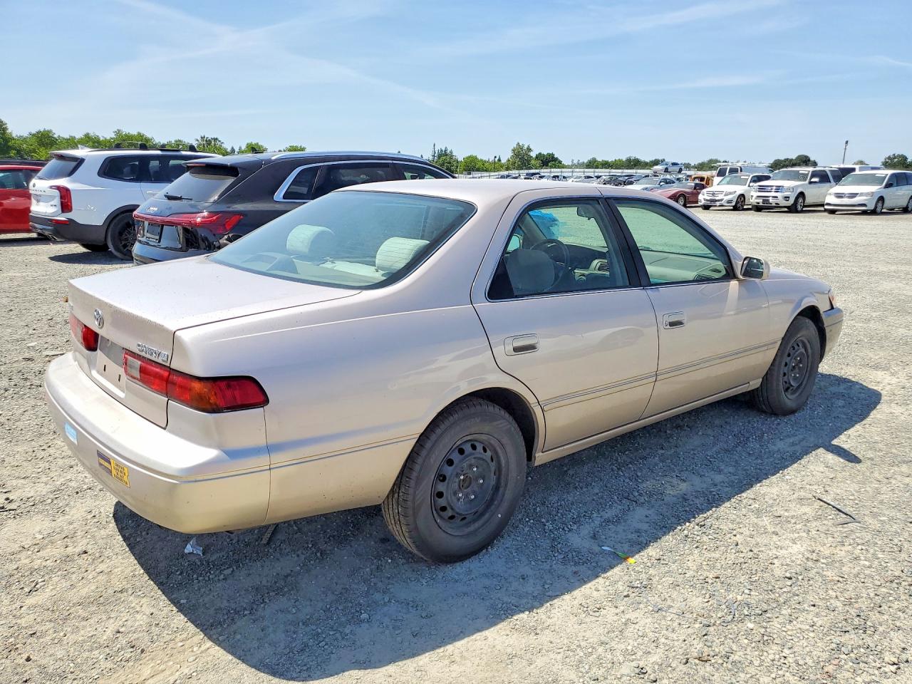 1997 Toyota Camry VIN 4T1BG22K3VU792672 photo 3