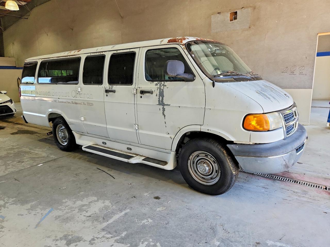 1999 Dodge B series VIN 2B6KB31Z6XK524395 photo 4