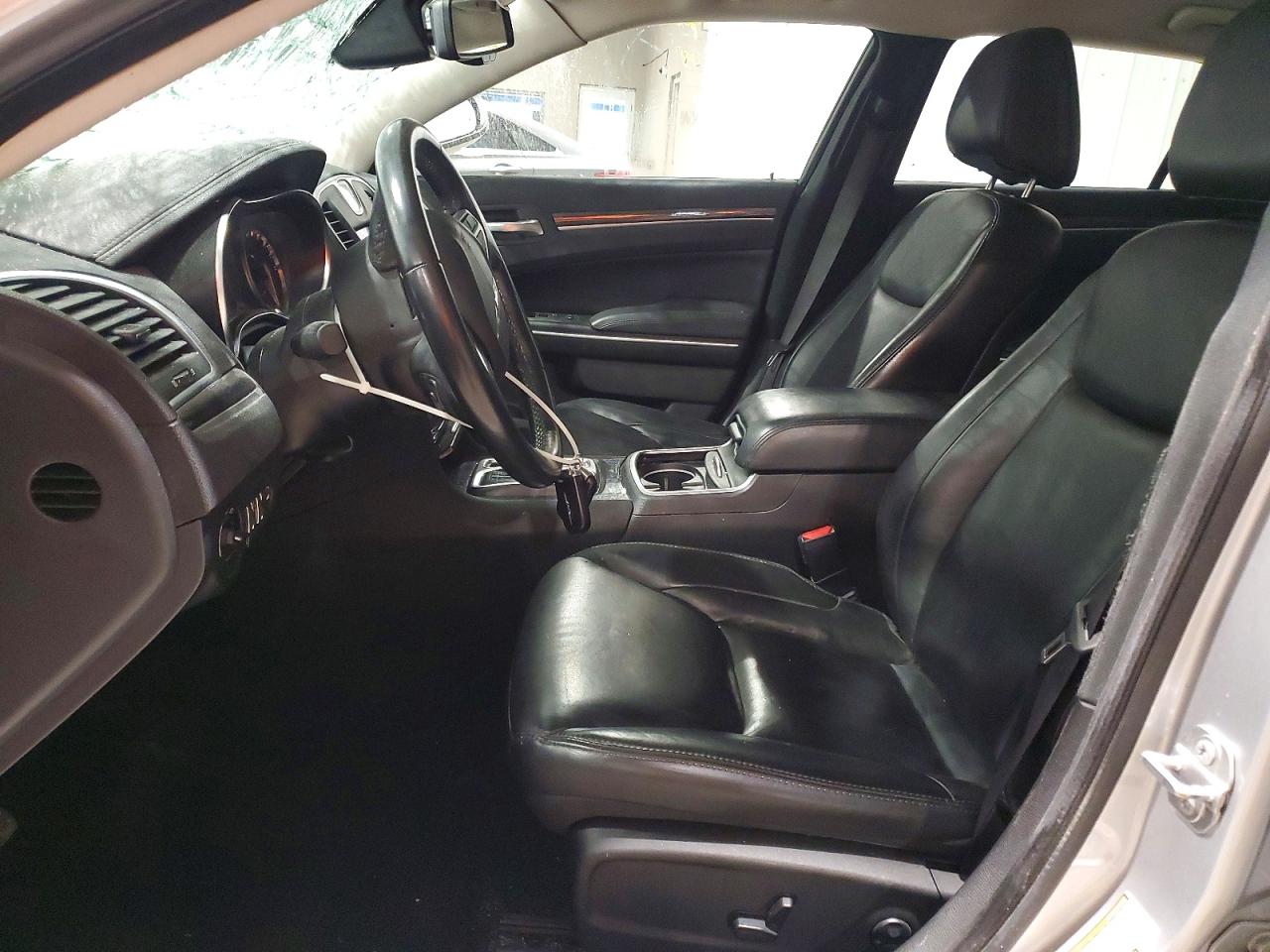 2020 Chrysler 300 VIN 2C3CCARG5LH225660 photo 7