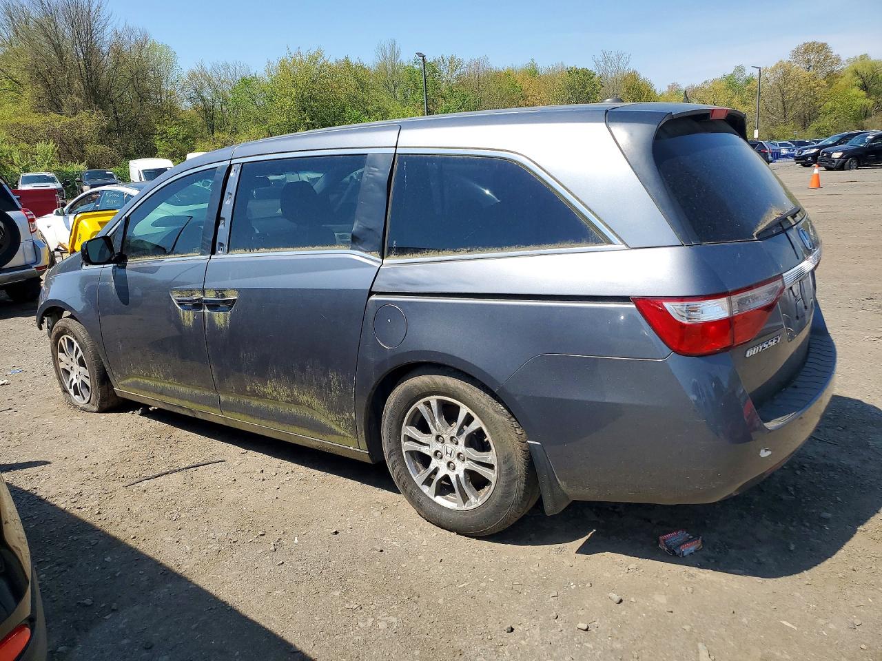 2011 HONDA All models VIN 5FNRL5H6XBB093487 photo 2