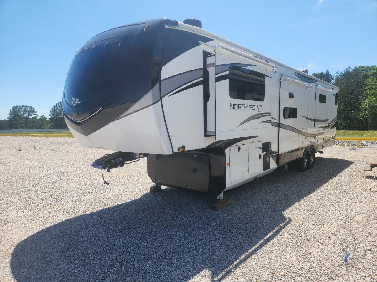 2022 JAYCO All models VIN 1UJCJ0BVXN1LF0462 photo 2