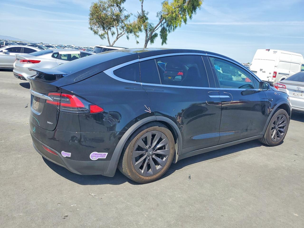 2019 Tesla Model x VIN 5YJXCBE23KF160549 photo 3