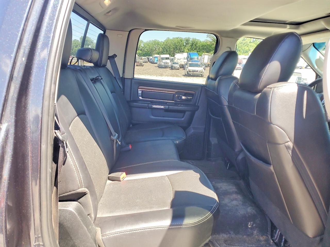 2016 Ram 3500 VIN 3C63RRJLXGG365914 photo 10