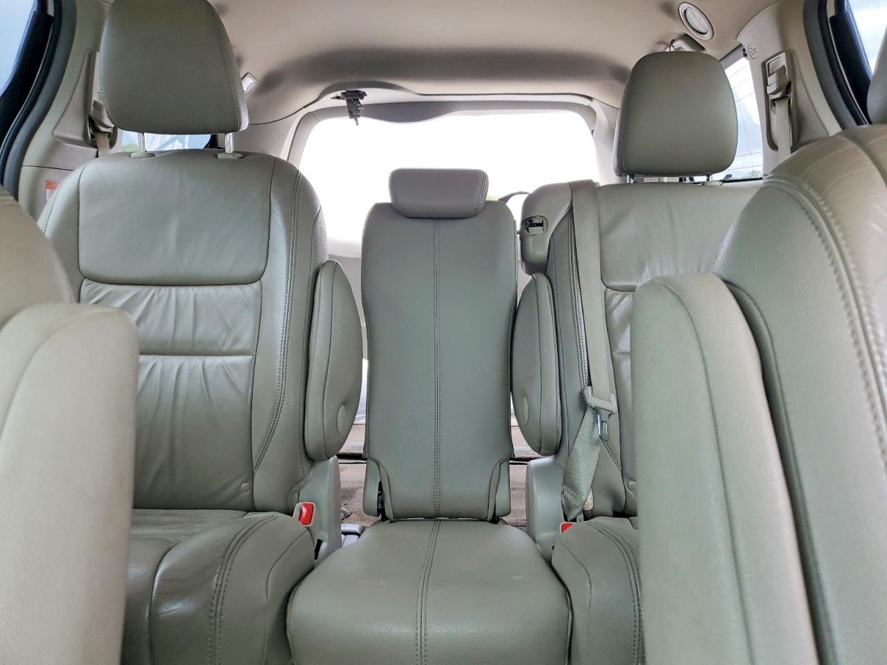 2016 Toyota Sienna VIN 5TDYK3DC9GS731715 photo 10