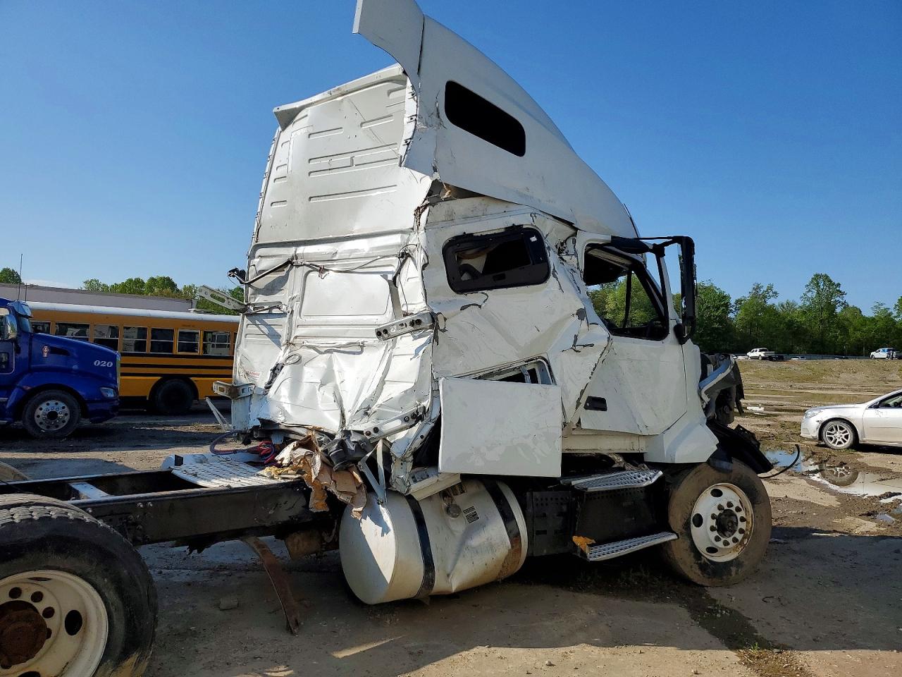 2019 VOLVO Vn VIN 4V4NC9TH9KN234005 photo 9