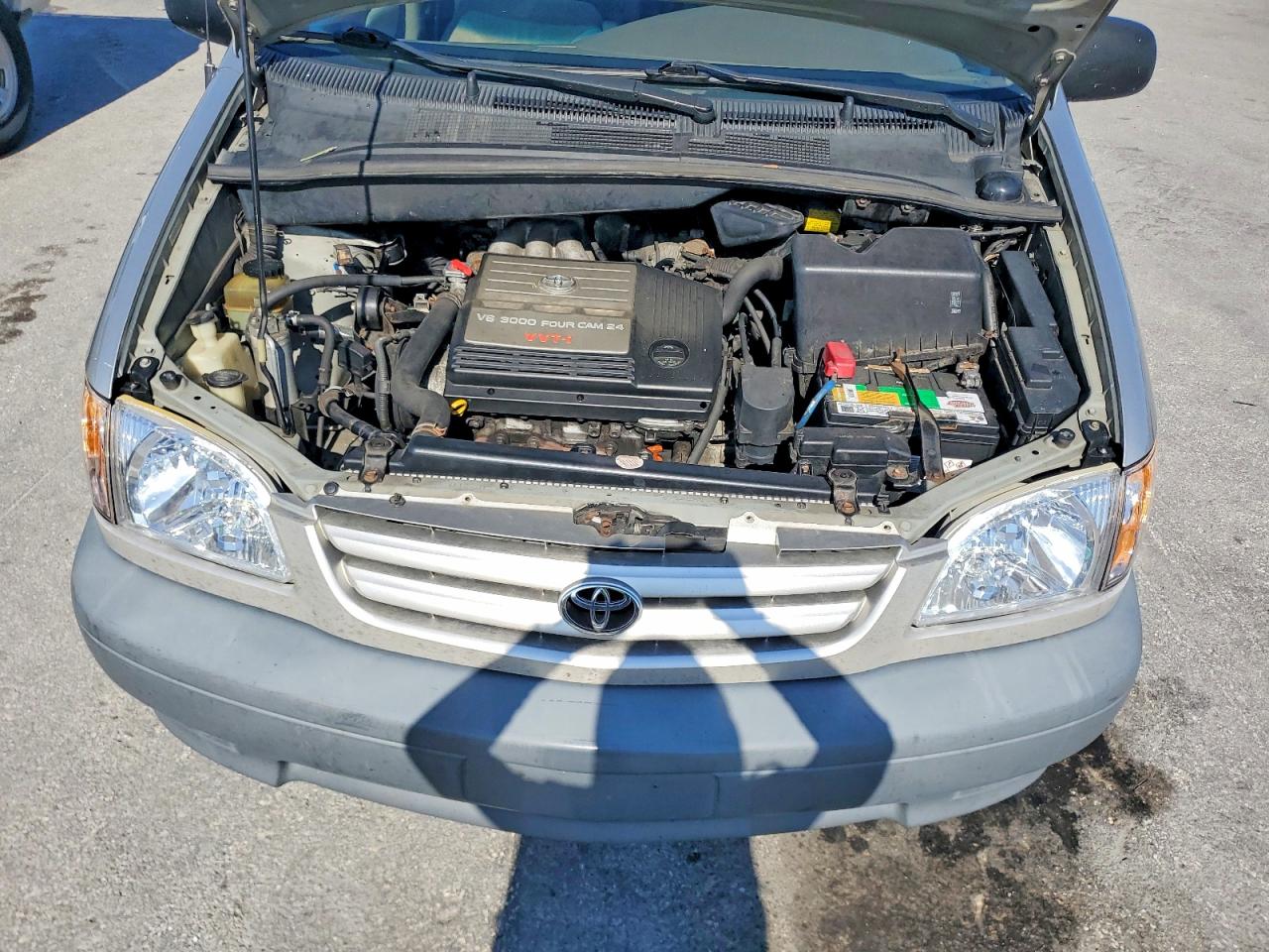2001 TOYOTA Sienna VIN 4T3ZF13C61U361571 photo 12