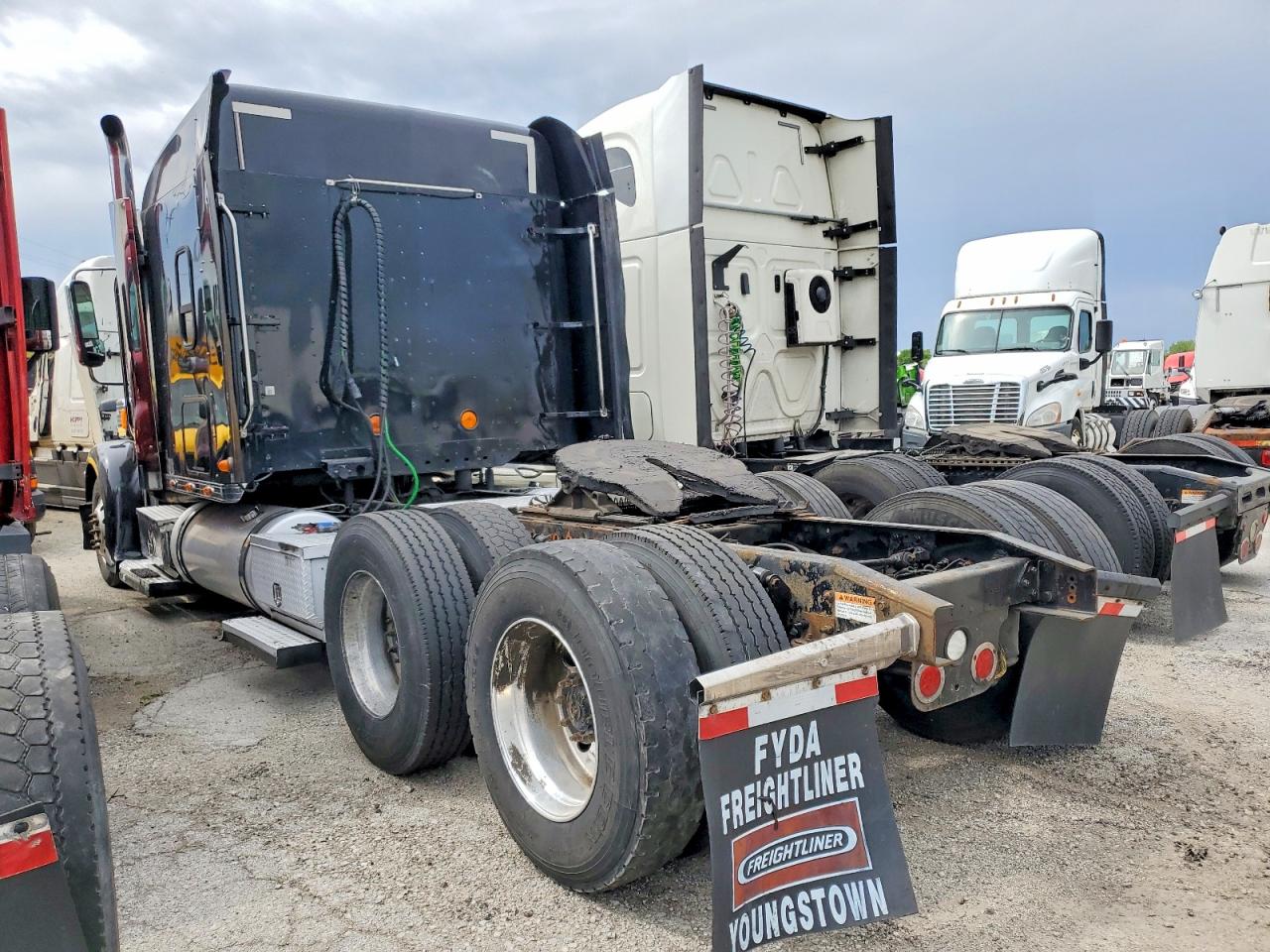 2017 FREIGHTLINER All other VIN 3ALXFB000HDHS4368 photo 3