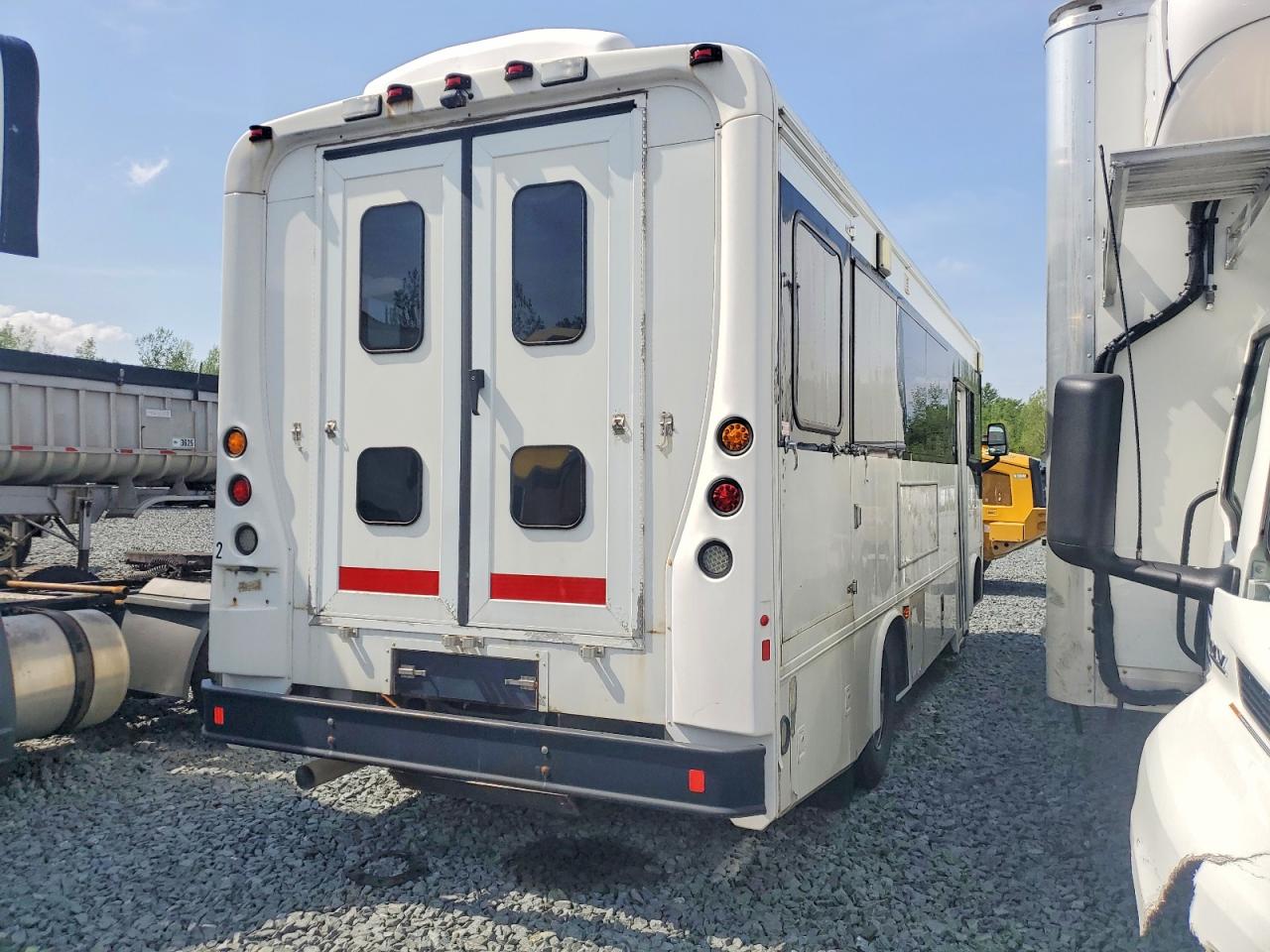 2013 FREIGHTLINER All other VIN 4UZADEDT1DCFF1403 photo 4
