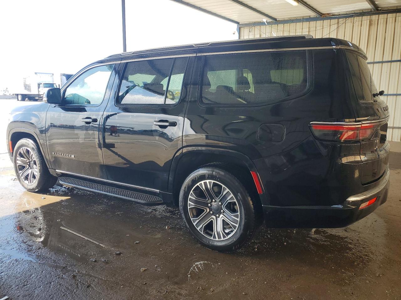 2024 Jeep Wagoneer VIN 1C4SJVBP6RS139208 photo 2