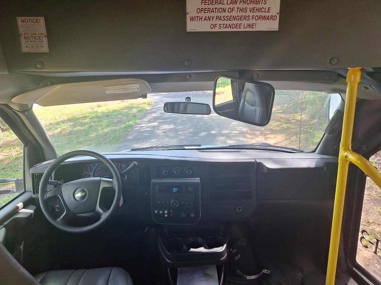 2009 Chevrolet Express VIN 1GBJG31K891112686 photo 9