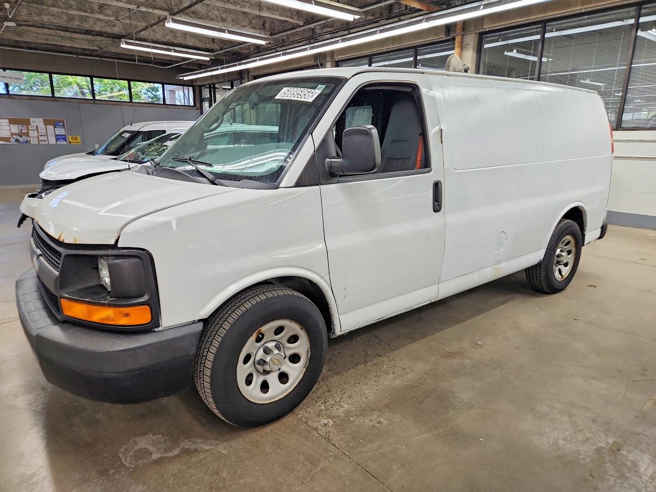 2014 CHEV Express VIN 1GCSGAFX7E1169111 photo 1