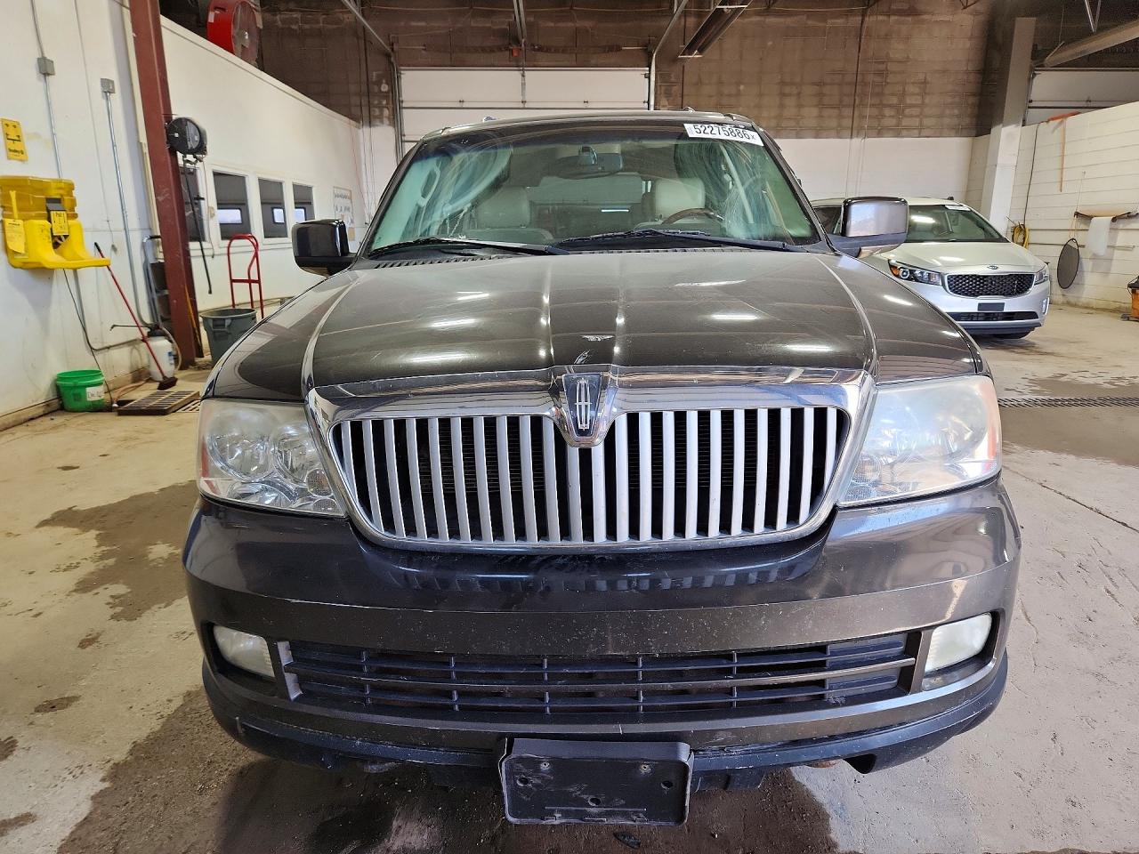 2005 LINCOLN Navigator VIN 5LMFU28545LJ10851 photo 5