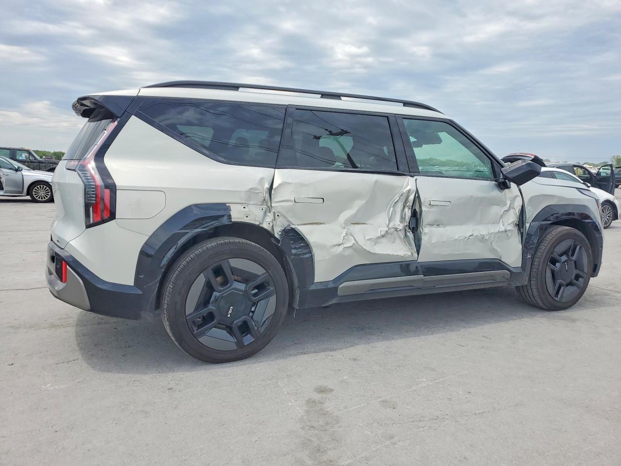 2024 Kia All other VIN KNDAEFS54R6022899 photo 3