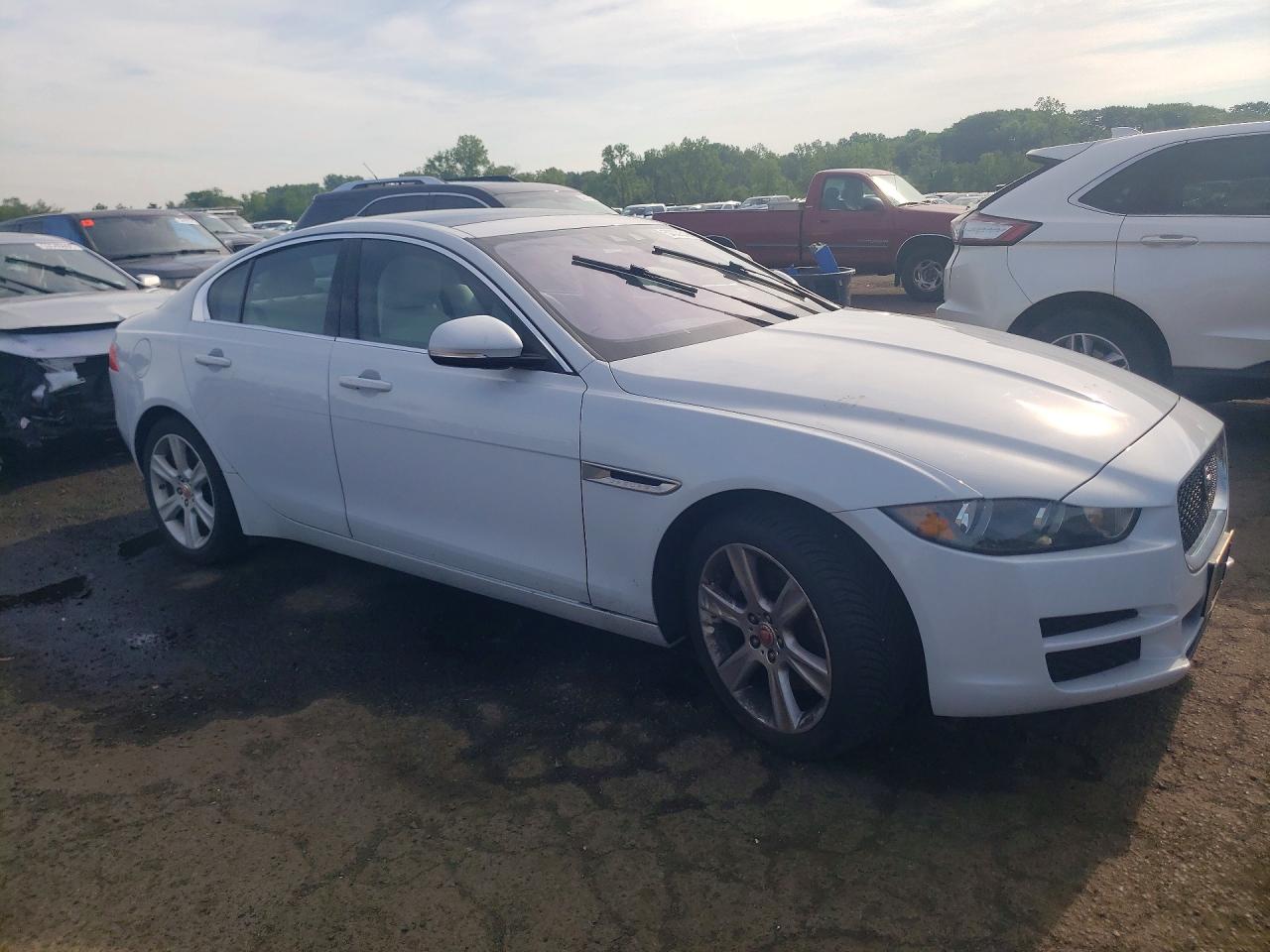 2017 Jaguar Xe VIN SAJAK4BN9HA971696 photo 4