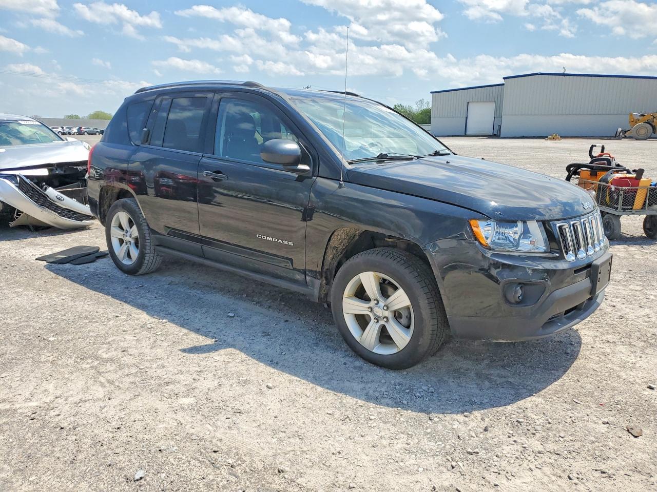 2013 Jeep Compass VIN 1C4NJDEB6DD129153 photo 4