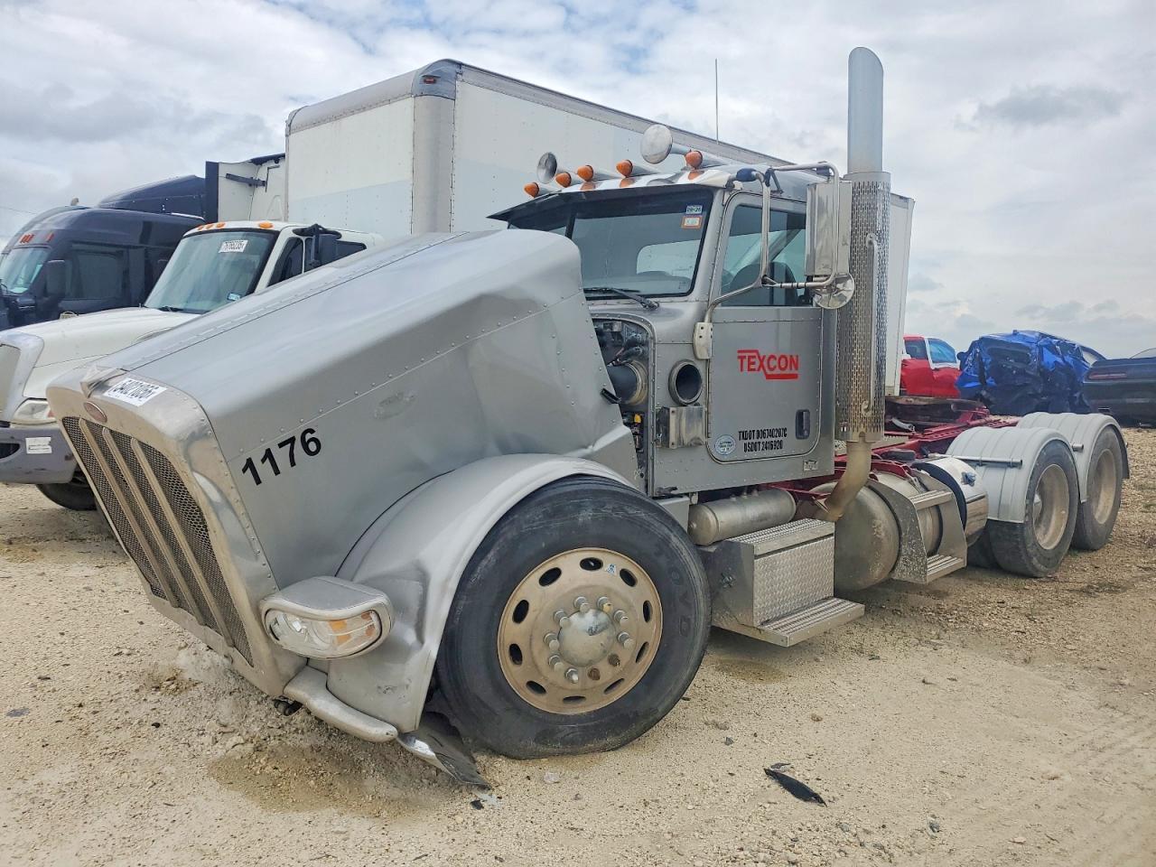 2023 PETERBILT All other VIN 1XPXD49X0PD892374 photo 2