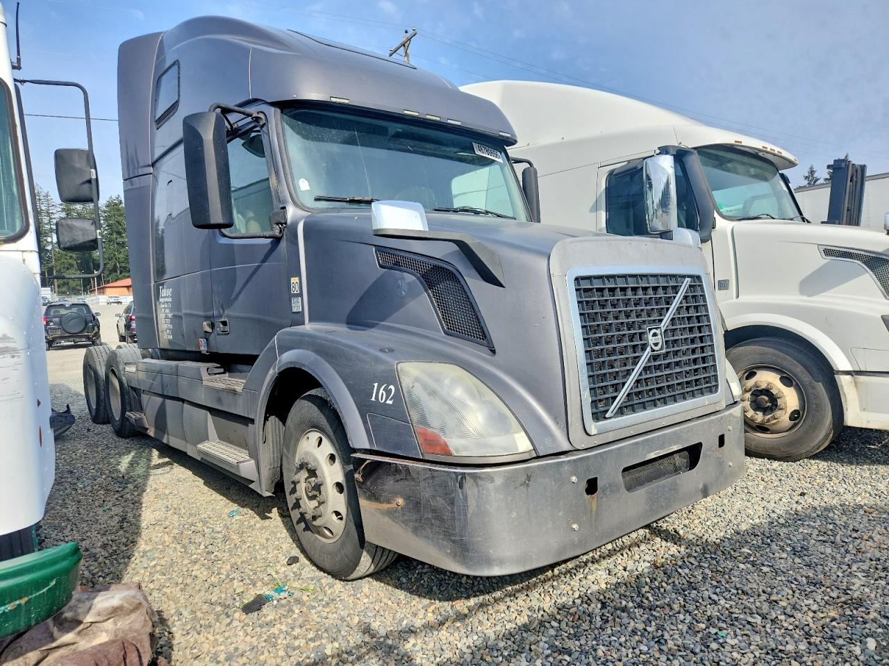 2011 VOLVO Vn VIN 4V4NC9EH9BN295934 photo 1
