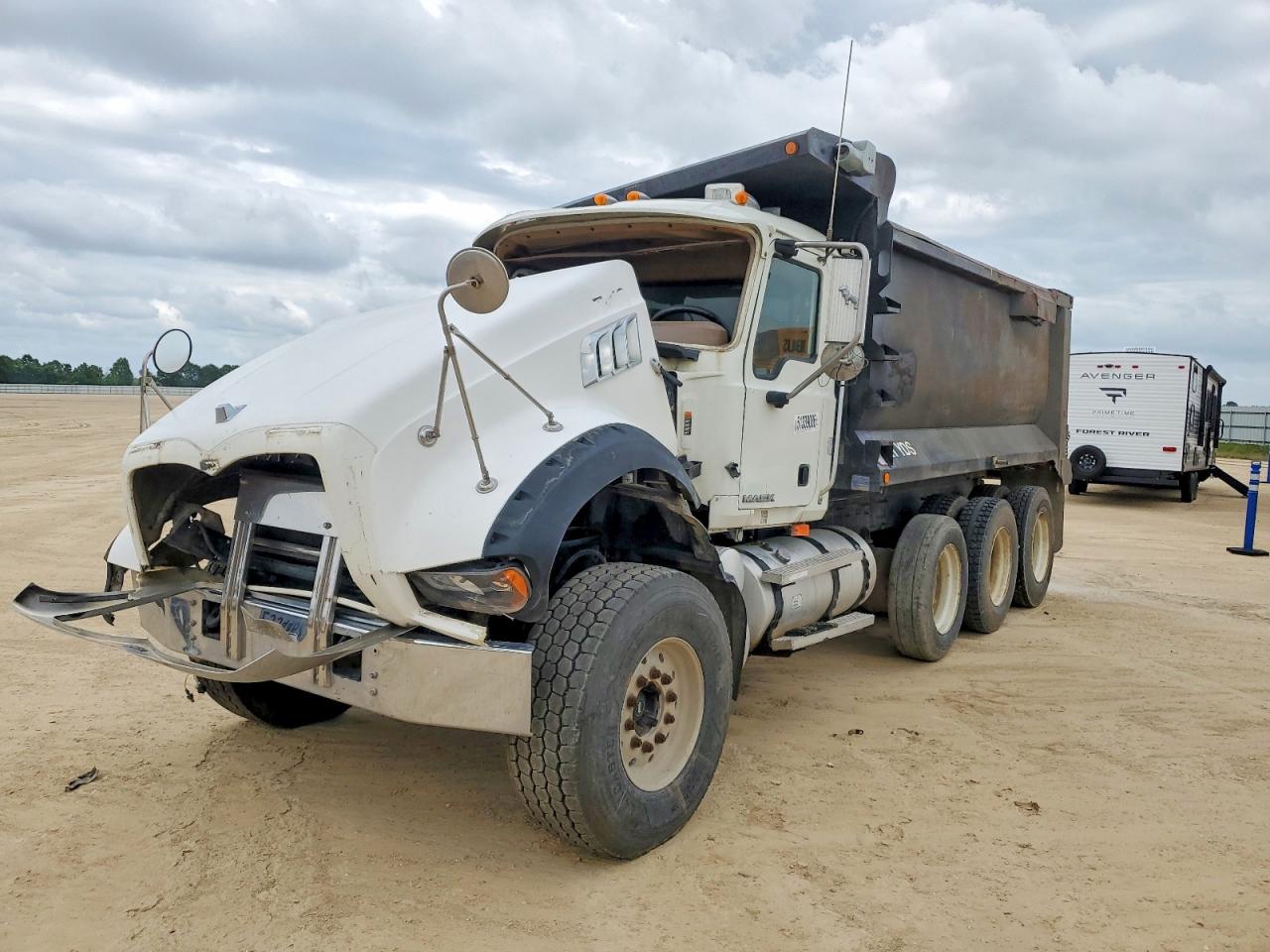 2007 MACK All other VIN 1M2AT04C27M002945 photo 2