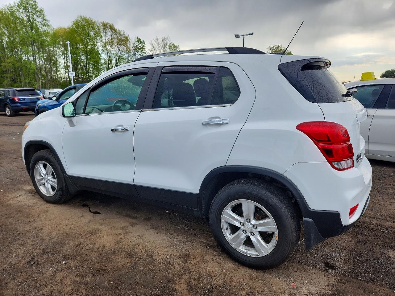 2018 CHEV Trax VIN KL7CJPSB8JB671890 photo 2