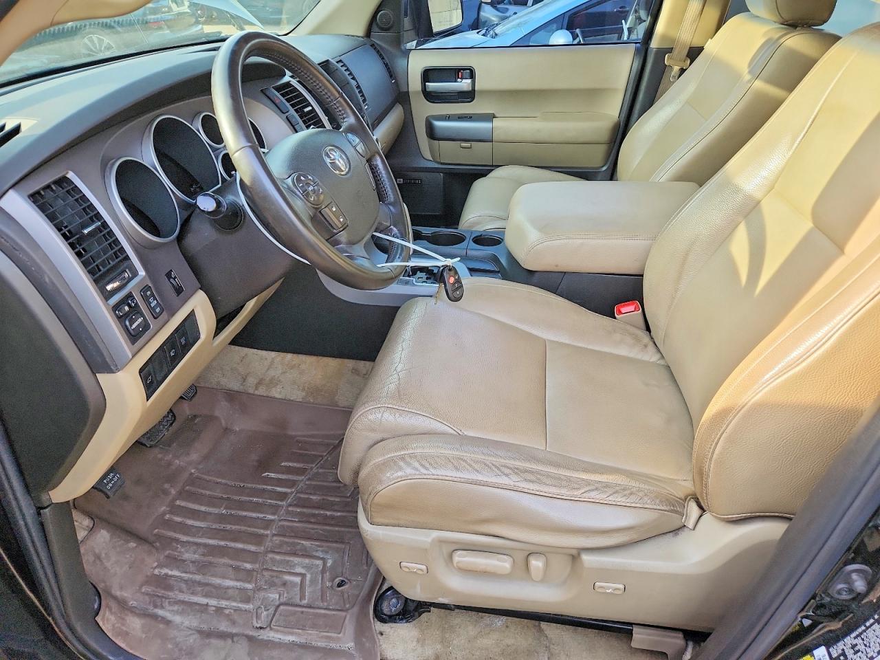 2010 Toyota Sequoia VIN 5TDJY5G14AS034434 photo 7