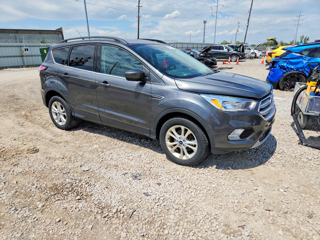 2018 Ford Escape VIN 1FMCU0GD6JUC57566 photo 4