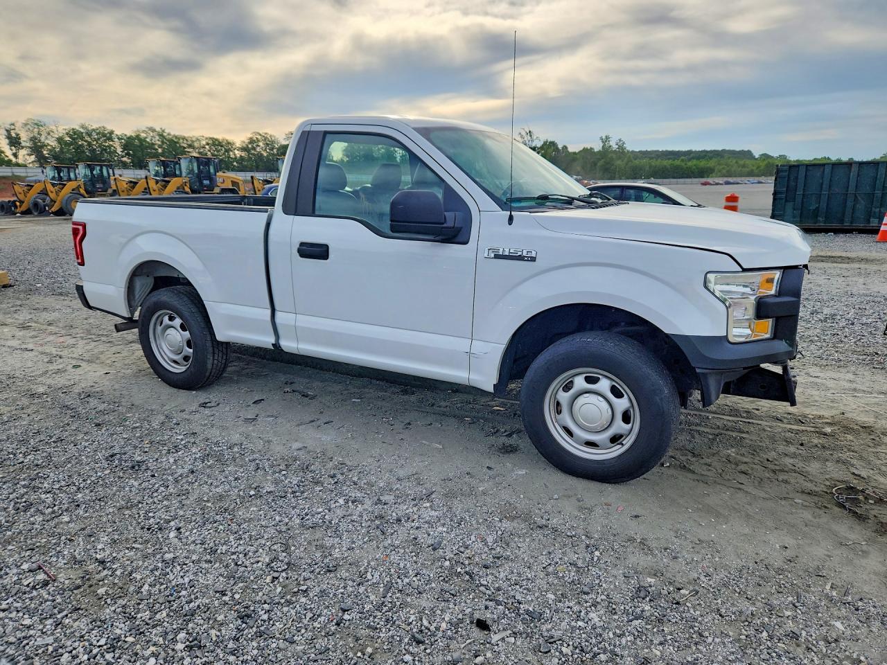2016 Ford F150 VIN 1FTMF1C83GFA96365 photo 4