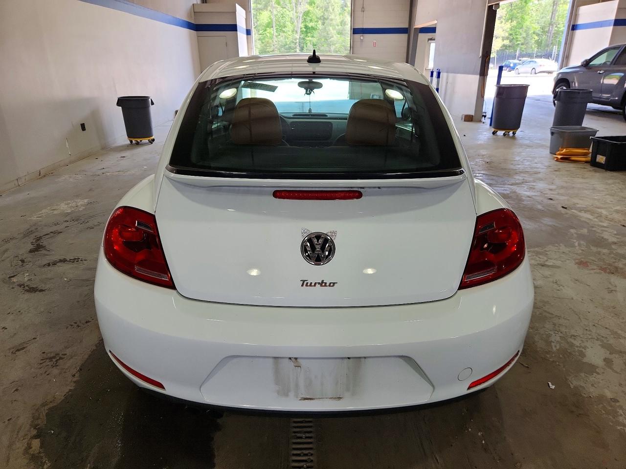 2016 Volkswagen Beetle VIN 3VWF17ATXGM637104 photo 6