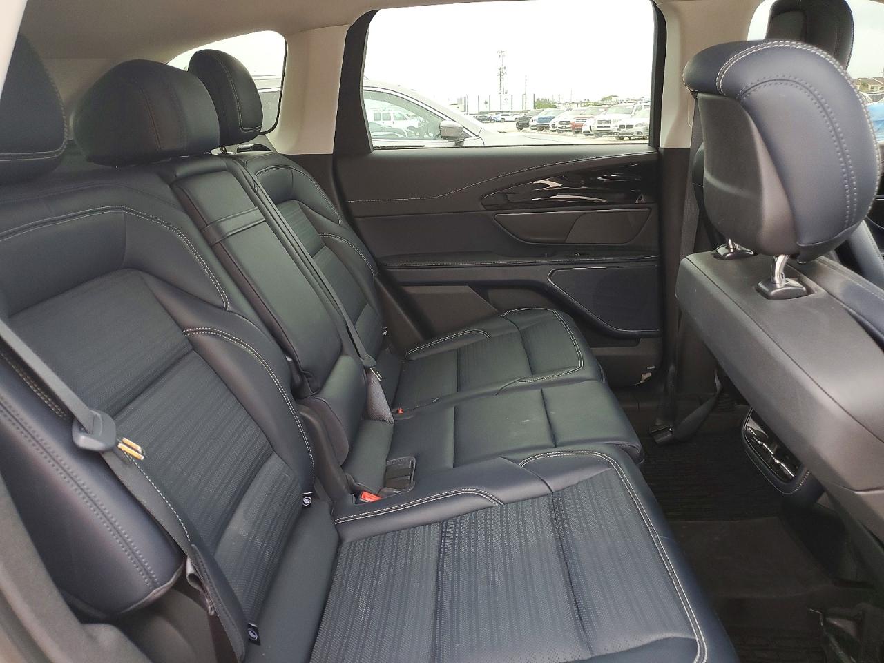 2024 Lincoln Nautilus VIN 5LMPJ8KA3RJ793911 photo 11