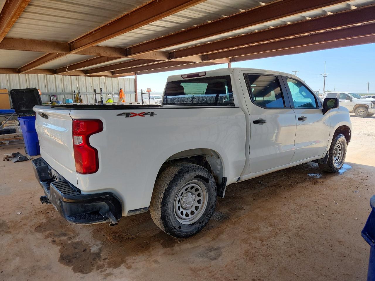 2022 INEOS Silverado VIN 1GCUDAED5NZ619137 photo 3