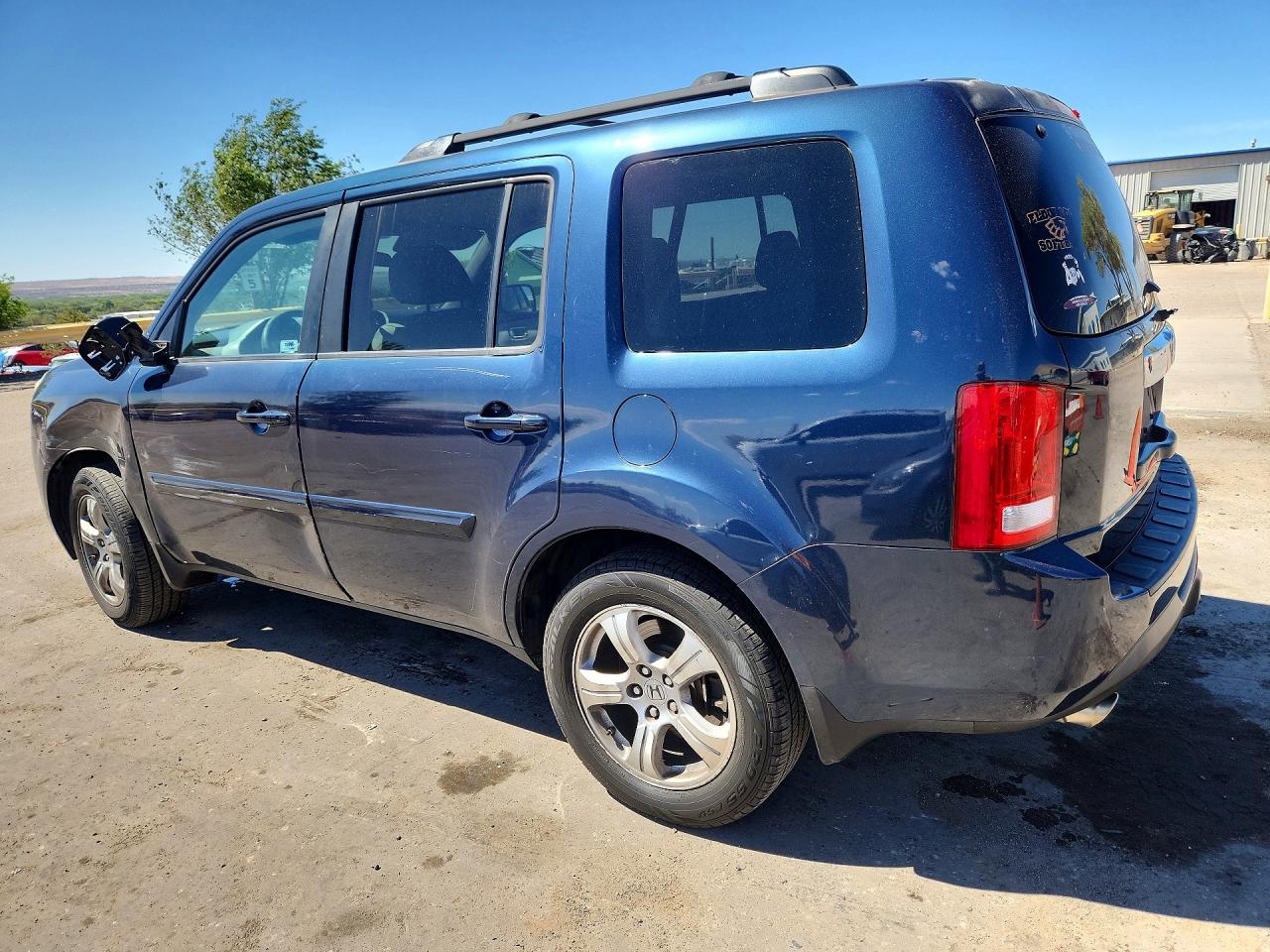 2012 Honda Pilot VIN 5FNYF4H45CB009704 photo 2