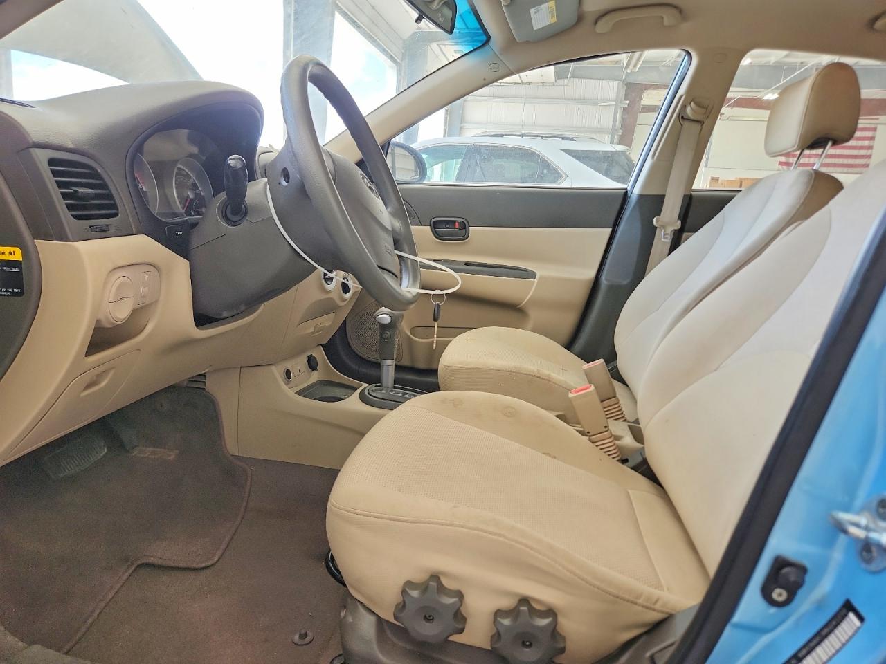 2008 Hyundai Accent VIN KMHCN46C98U241210 photo 7