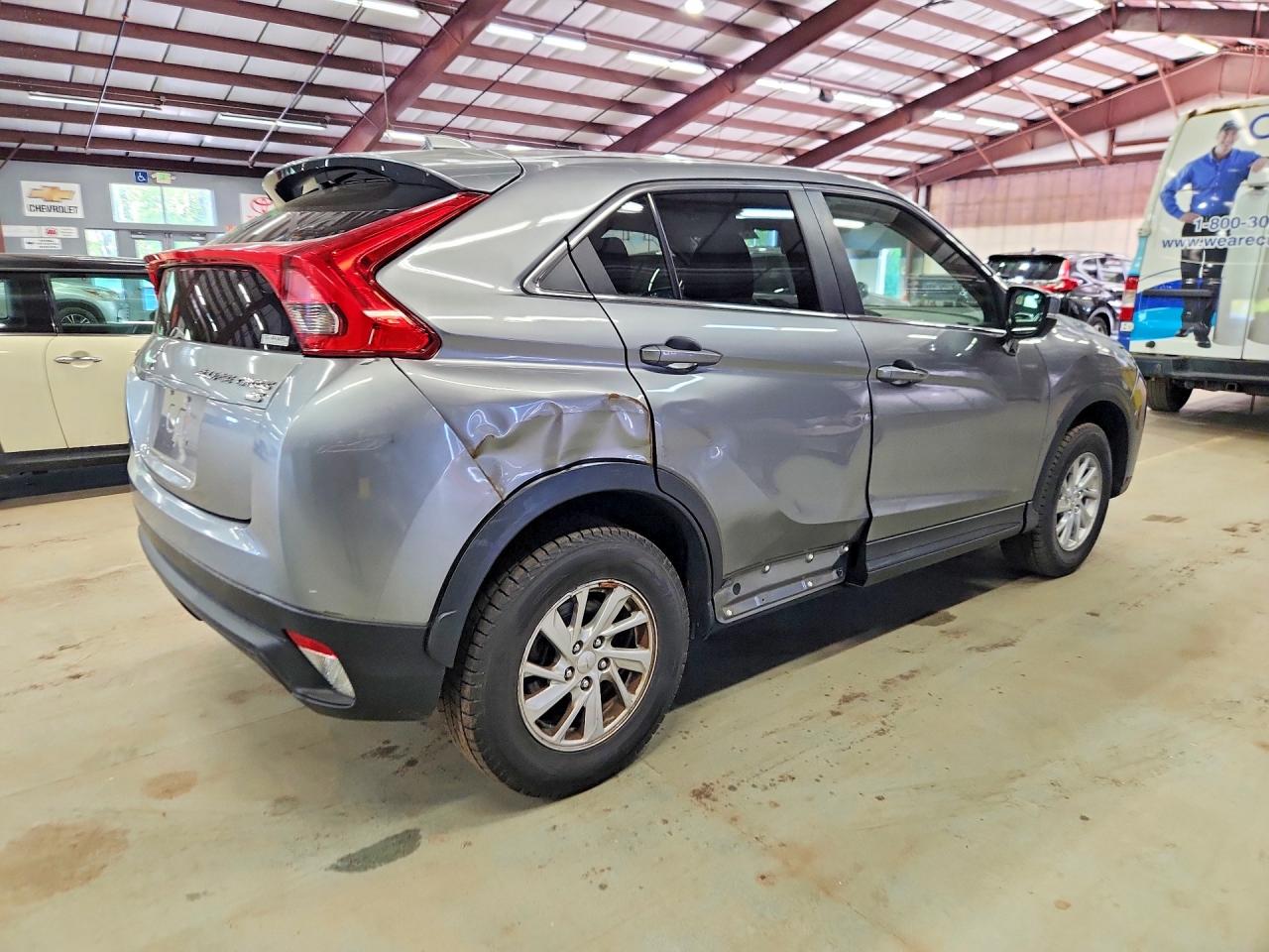 2019 Mitsubishi ECLIPSE VIN JA4AT3AA8KZ028822 photo 3