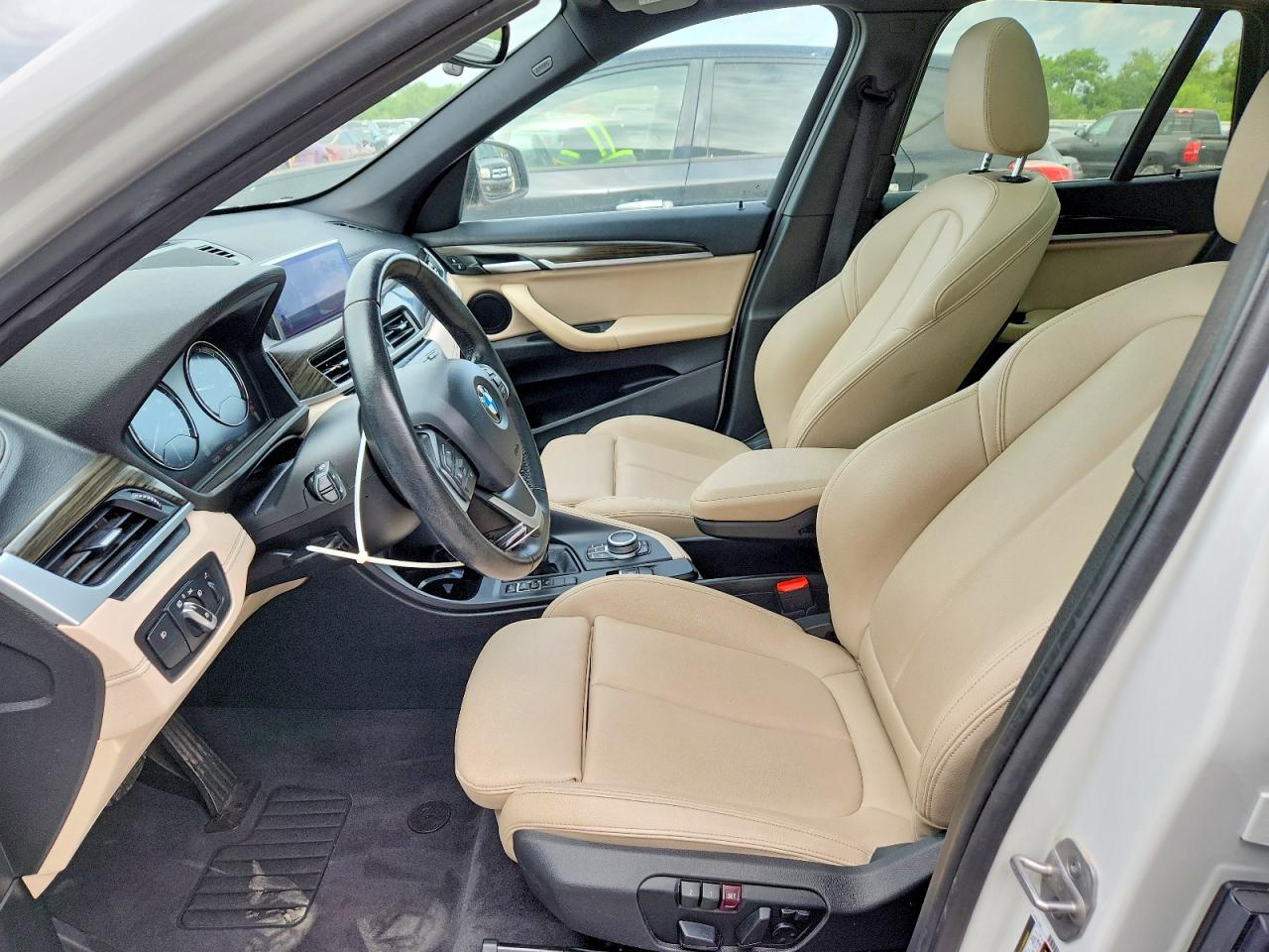 2020 BMW X1 VIN WBXJG7C01L5R93829 photo 7