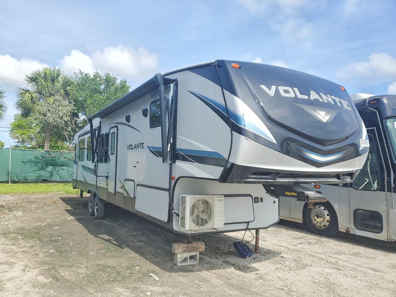 2021 KEYSTONE Trailer VIN 4YDF37021M6360714 photo 8