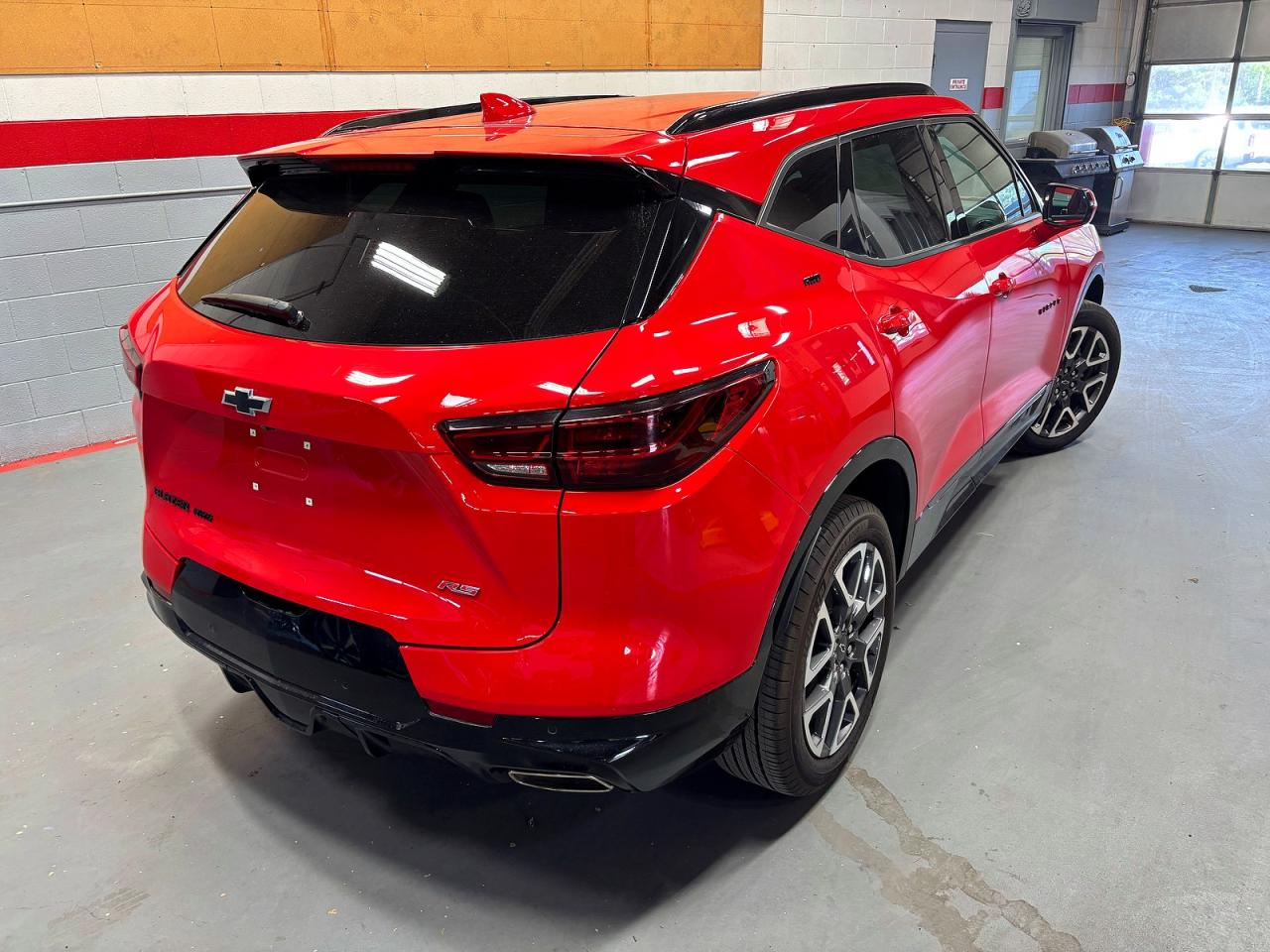 2024 Chevrolet Blazer VIN 3GNKBKRS2RS125968 photo 4