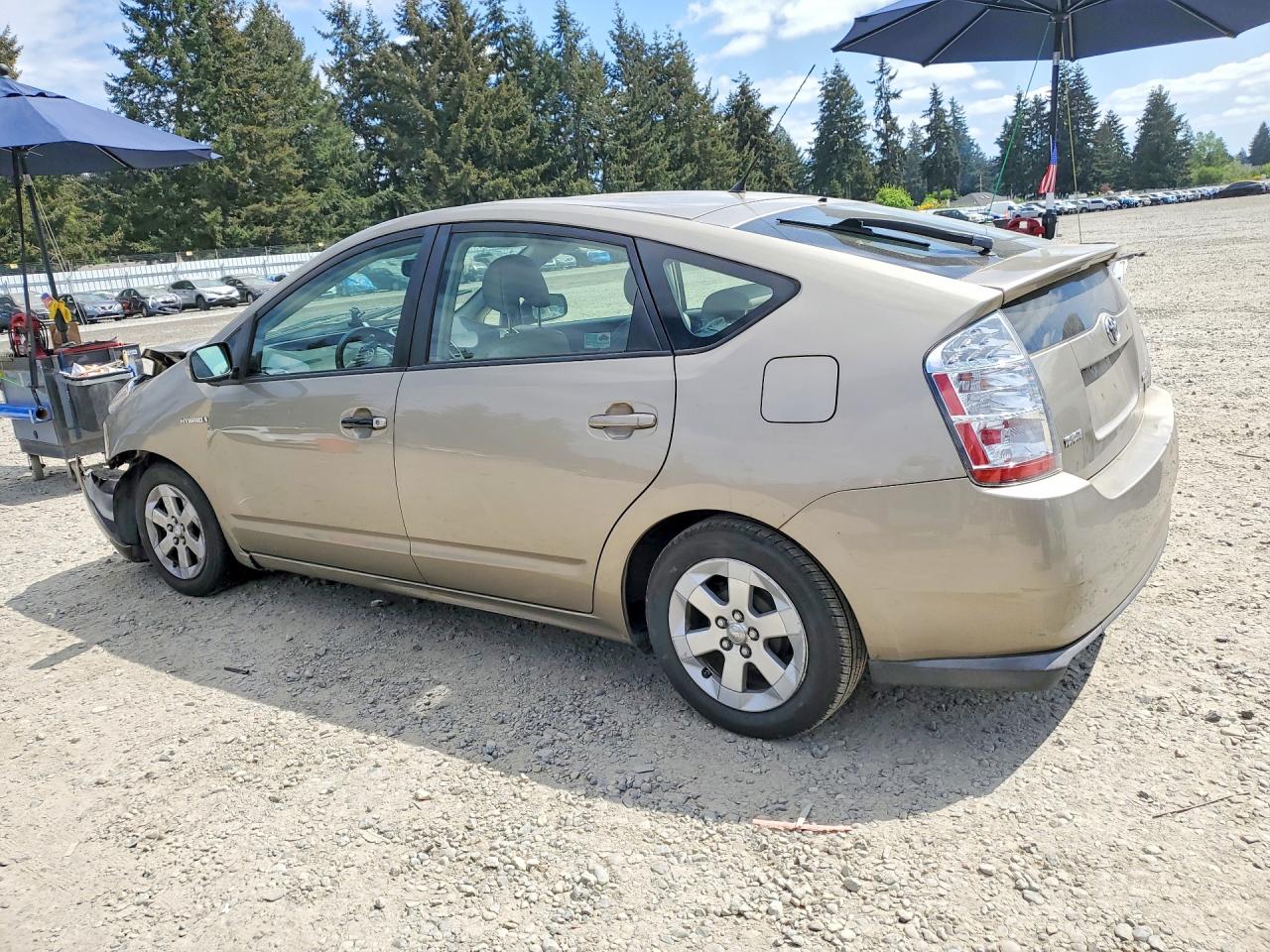 2008 Toyota Prius base VIN JTDKB20U387706013 photo 2