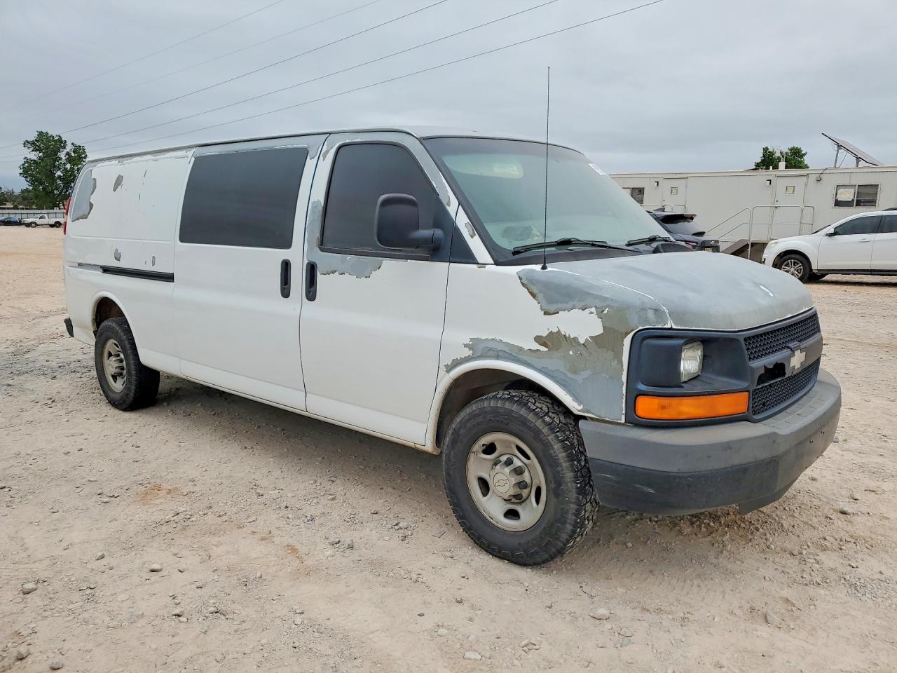 2009 CHEV Express VIN 1GCHG39K691148990 photo 4