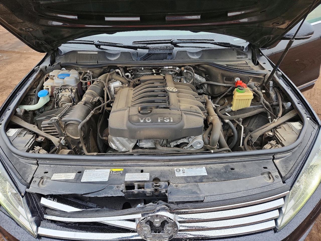 2017 Volkswagen Touareg VIN WVGGF7BP5HD004982 photo 11