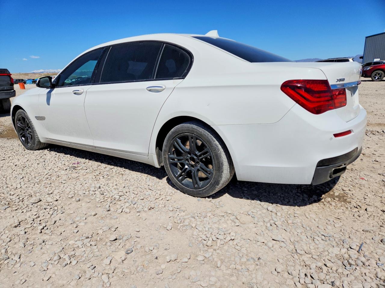 2013 BMW 7 series VIN WBAYF8C57DD140596 photo 2