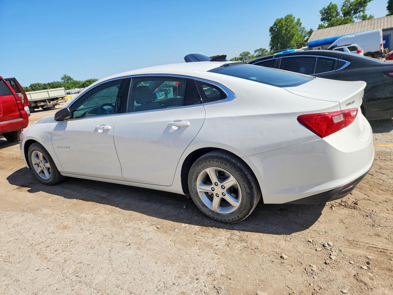 2024 Chevrolet Malibu VIN 1G1ZC5ST3RF223008 photo 2