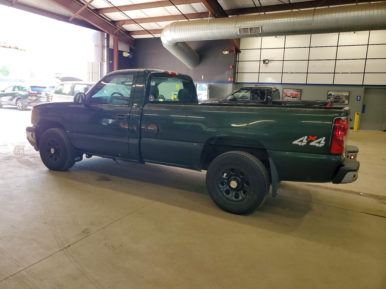 2005 Chevrolet Silverado VIN 1GCEK14V15Z234274 photo 2