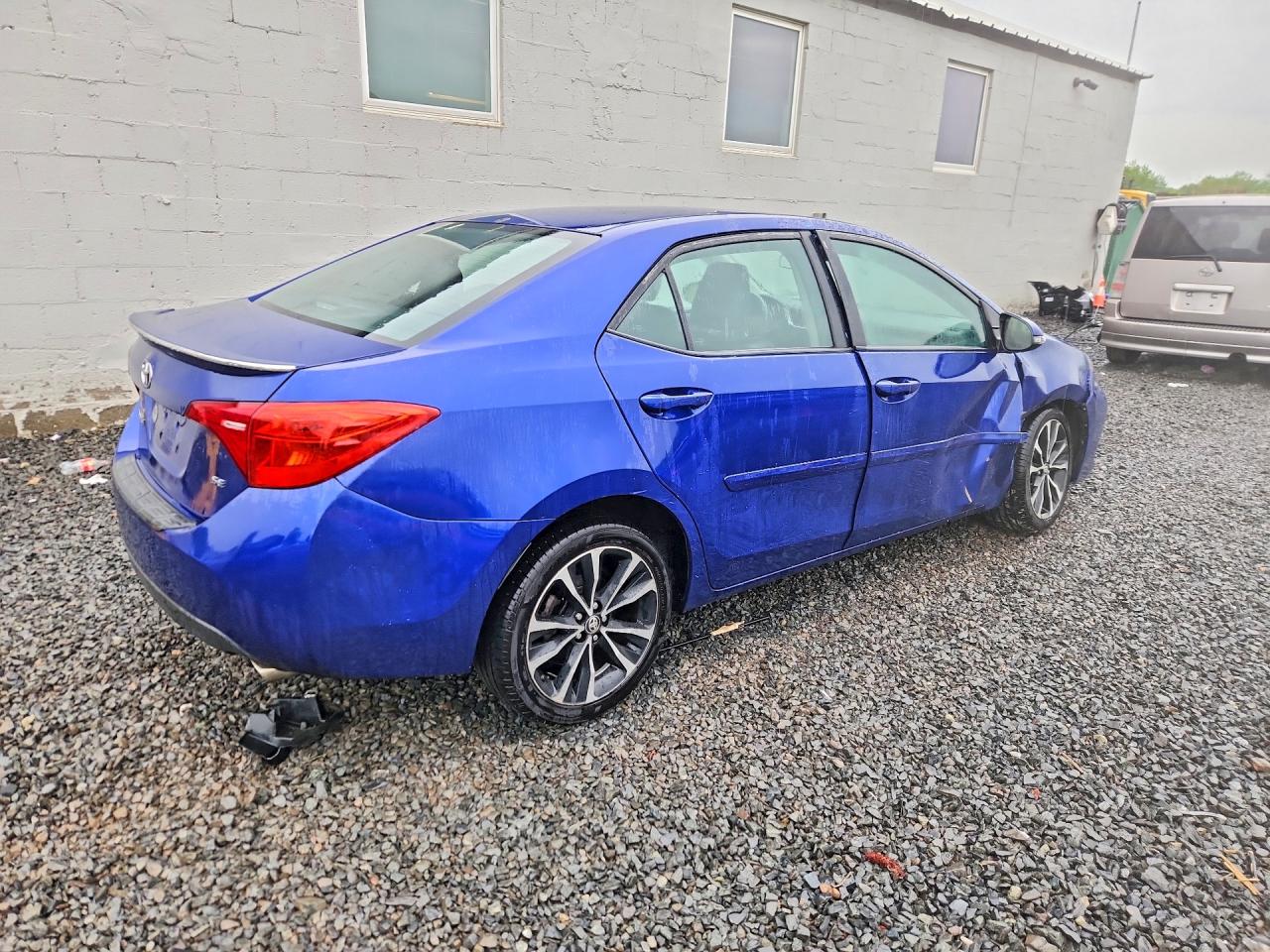 2019 Toyota Corolla VIN 2T1BURHEXKC135044 photo 3