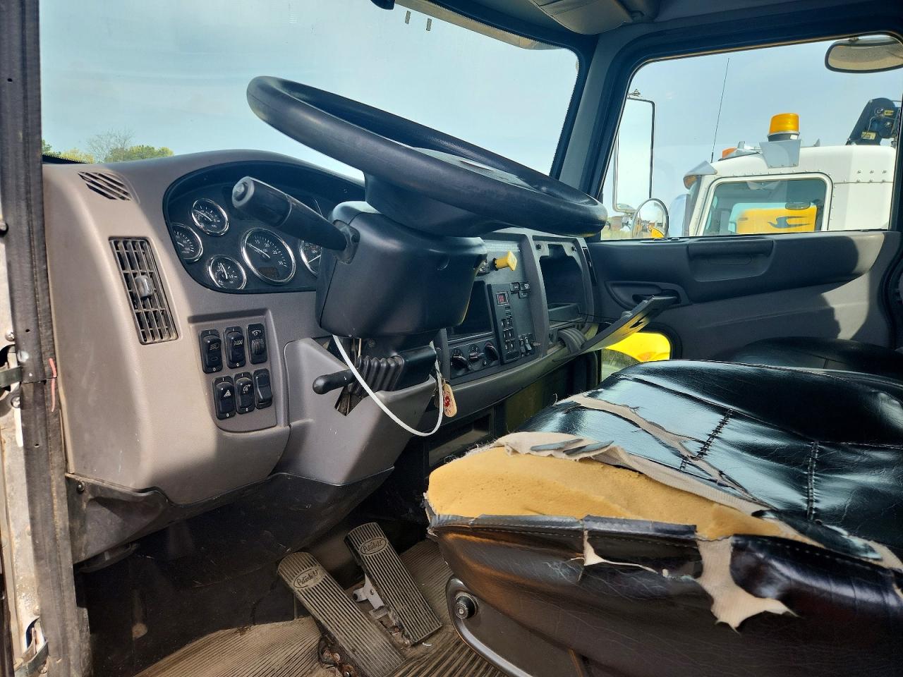 2016 PETERBILT All models VIN 2NP2HM6X5GM339372 photo 8
