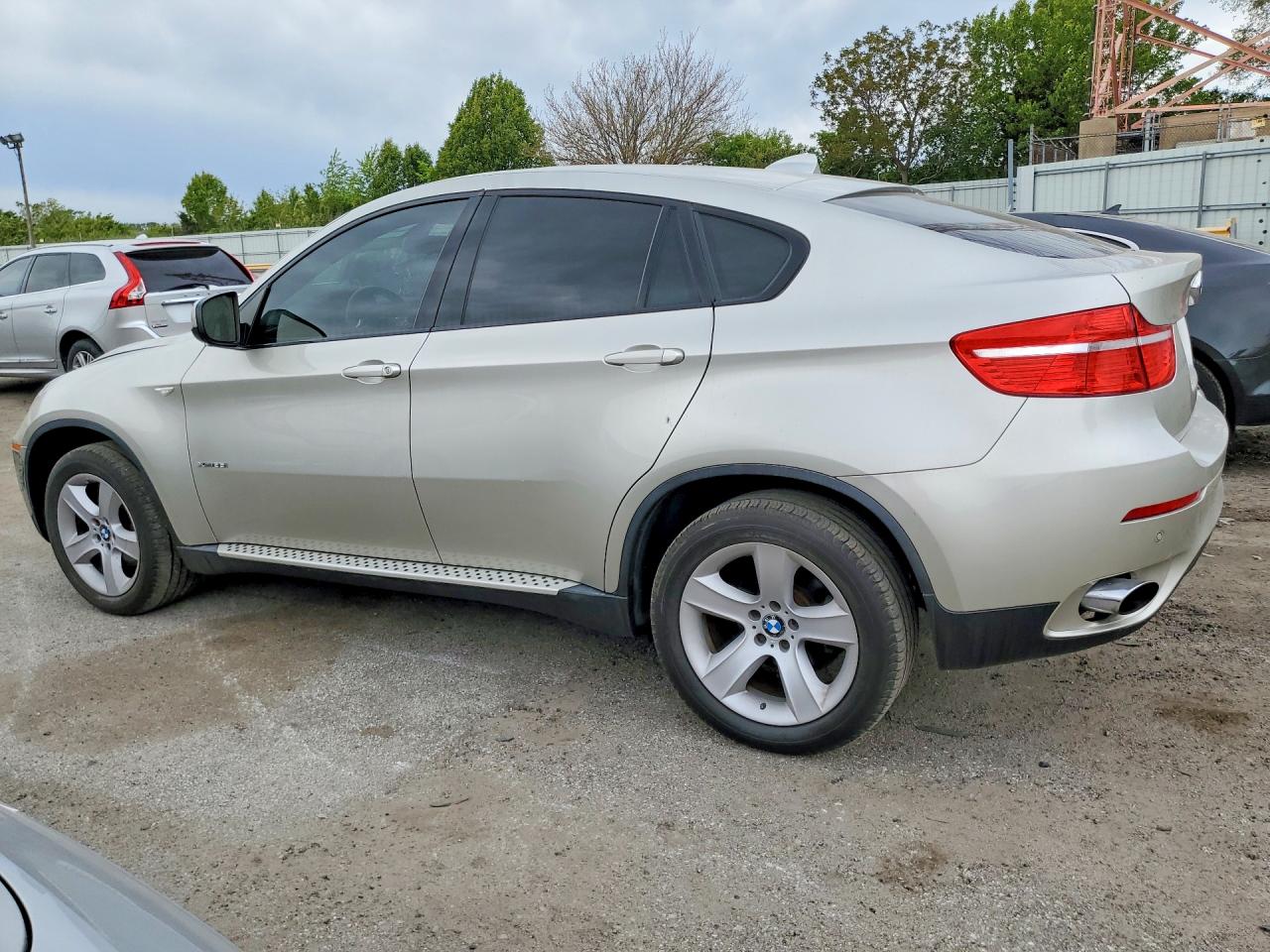 2011 BMW X6 VIN 5UXFG2C54BLX07384 photo 2