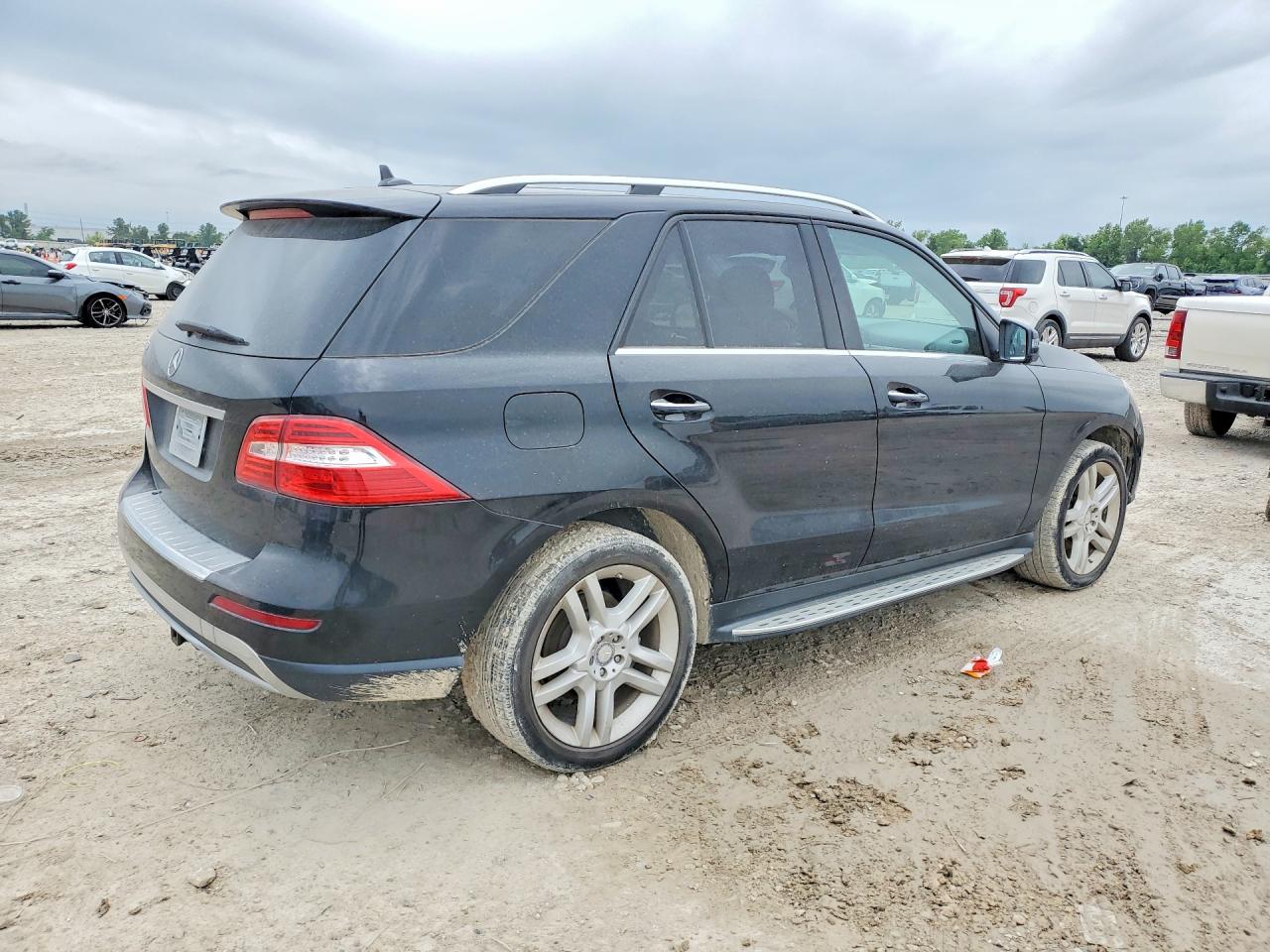 2014 Mercedes-Benz M-class VIN 4JGDA5JB9EA424687 photo 3